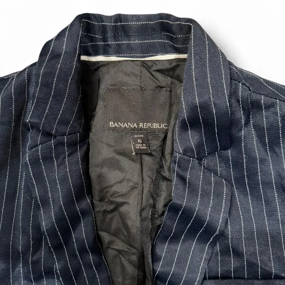 Vintage Parisian Banana Republic Navy Pinstripe Tailored Blazer Jacket Sz 6P S/M